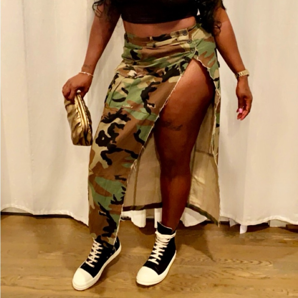 Camo high split skirt